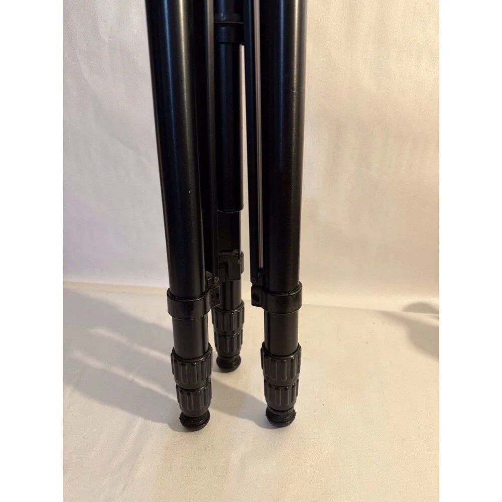 Tripod Red Accent Professional VTR-90RA for Camera/Camcorder.